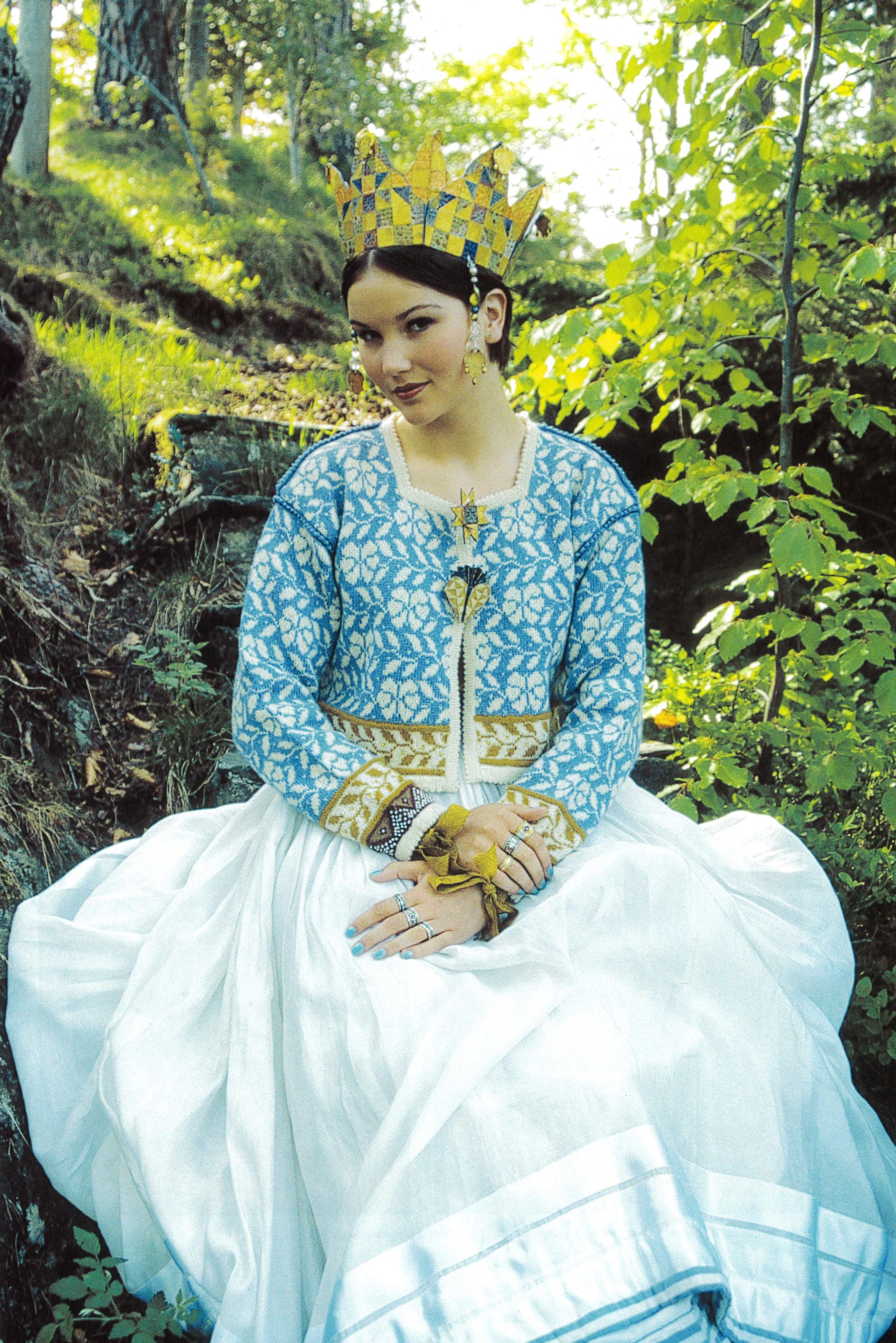 Poems in masks - Solveig Hisdal, mod. 168 incl. pearls