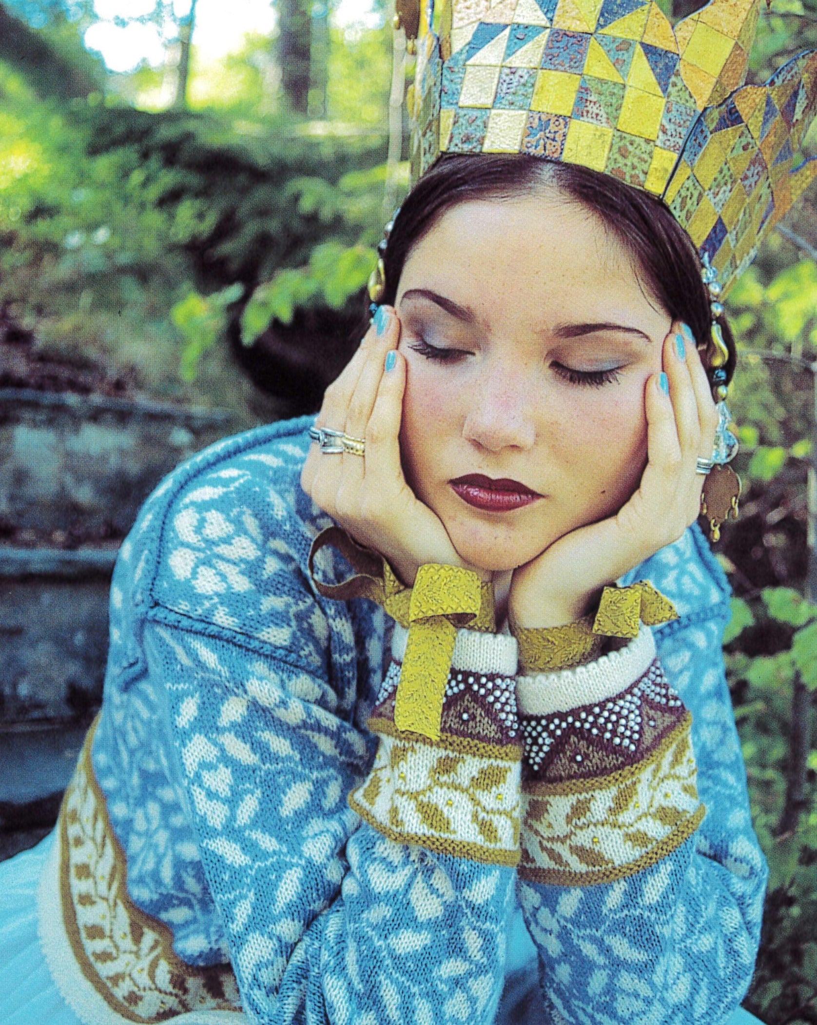 Poems in masks - Solveig Hisdal, mod. 168 incl. pearls