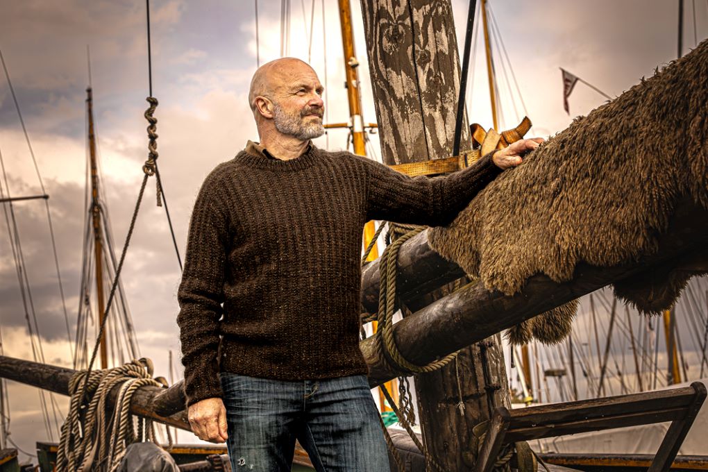 KNITTING FOR A MAN OF THE WORLD