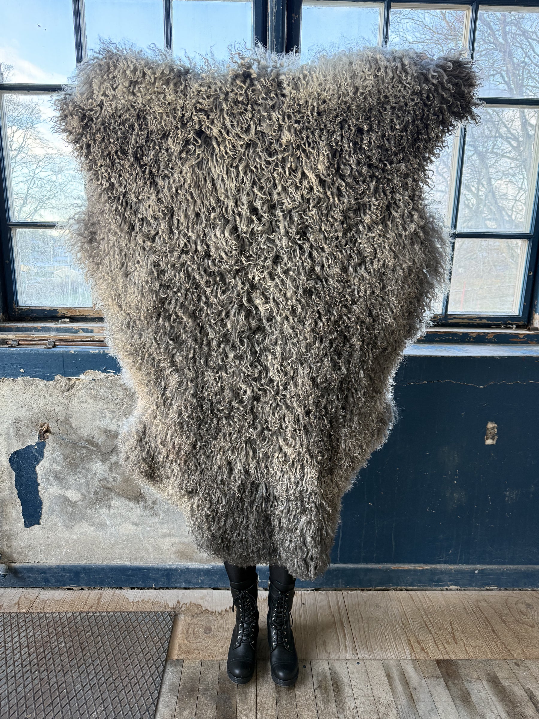Sheepskin 48- long-haired gray