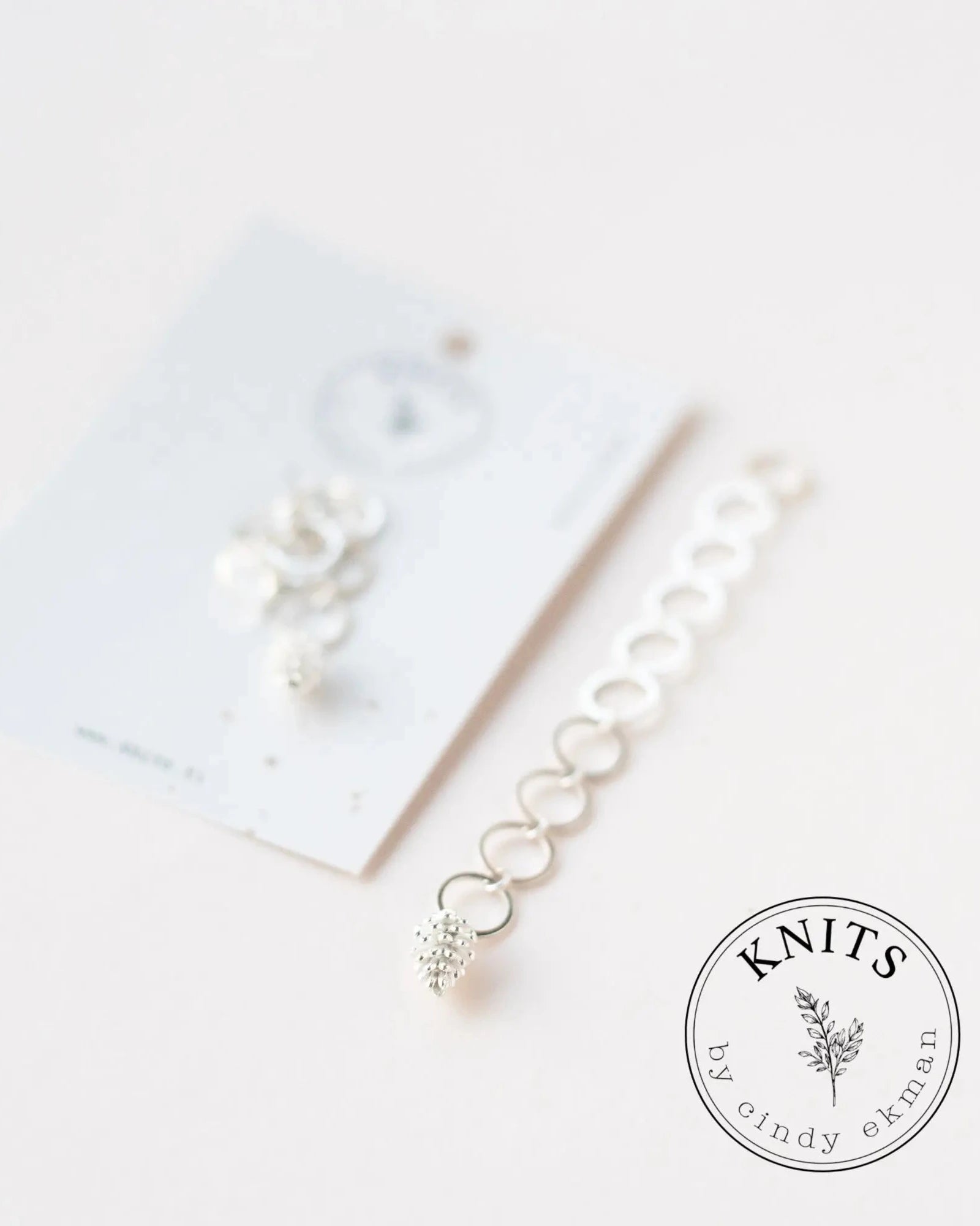 KNITS- Row counter- squirrel