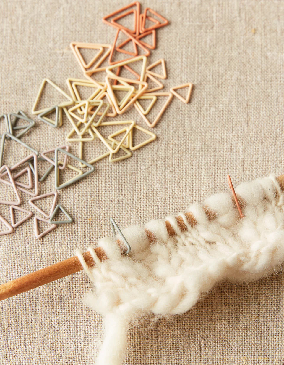 Cocoknits colorful triangle stitch markers/Stick markers - Triangle