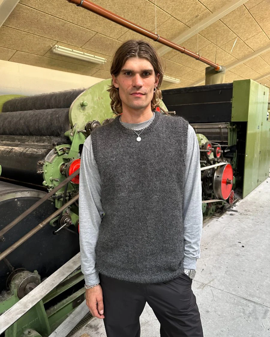 Novice Slipover Man - PetiteKnit