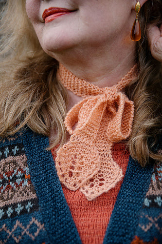 Echoes: 24 Modern Knits Inspired by Iconic Women  - SUSAN CRAWFORD