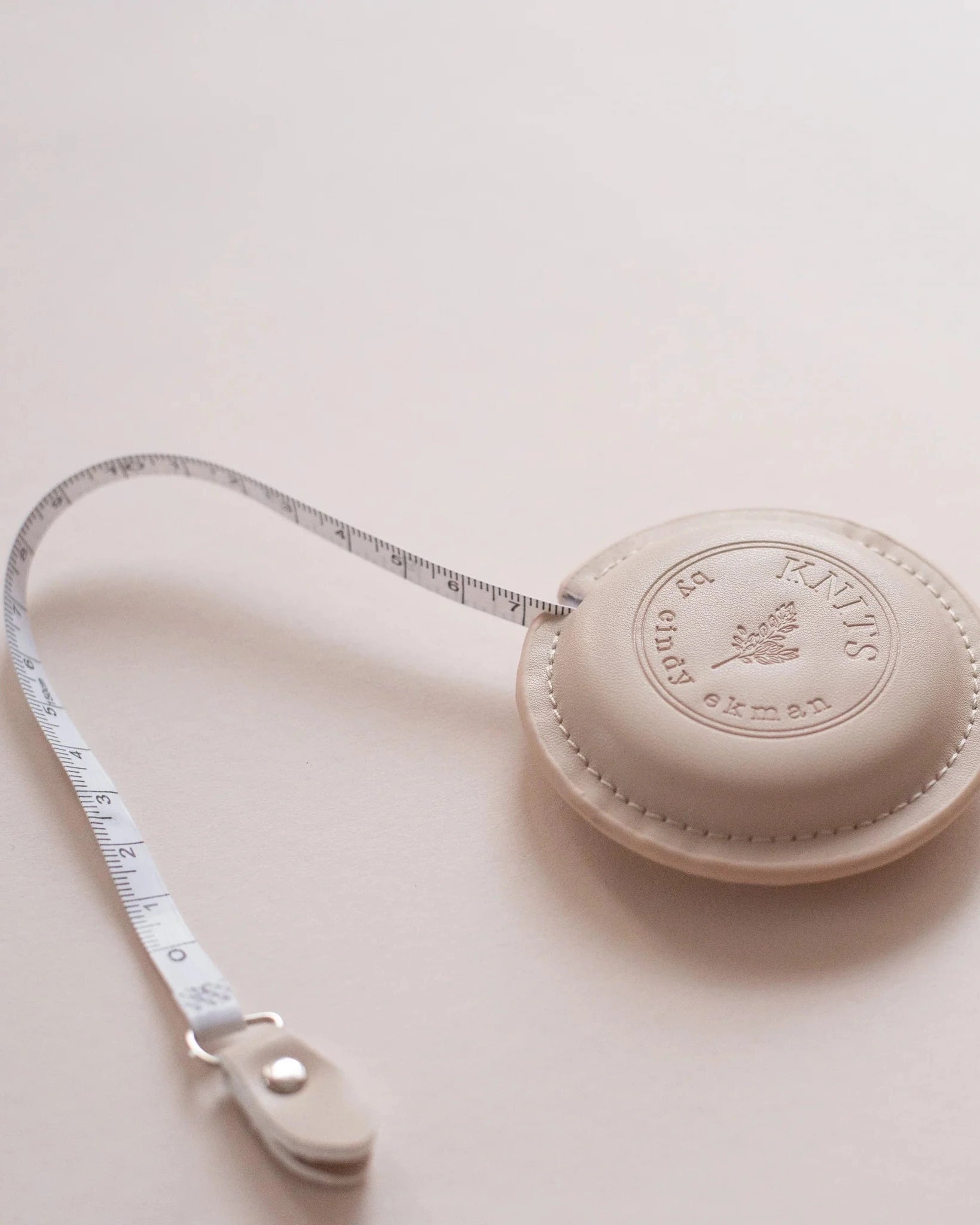 Måttband - KNITS by Cindy Ekman