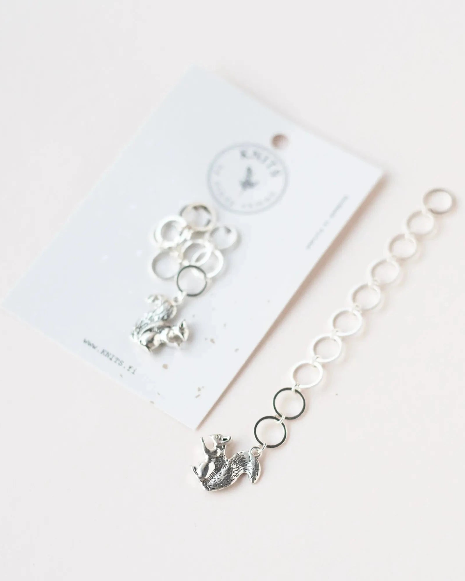 Räknekedja ekorre - KNITS by Cindy Ekman