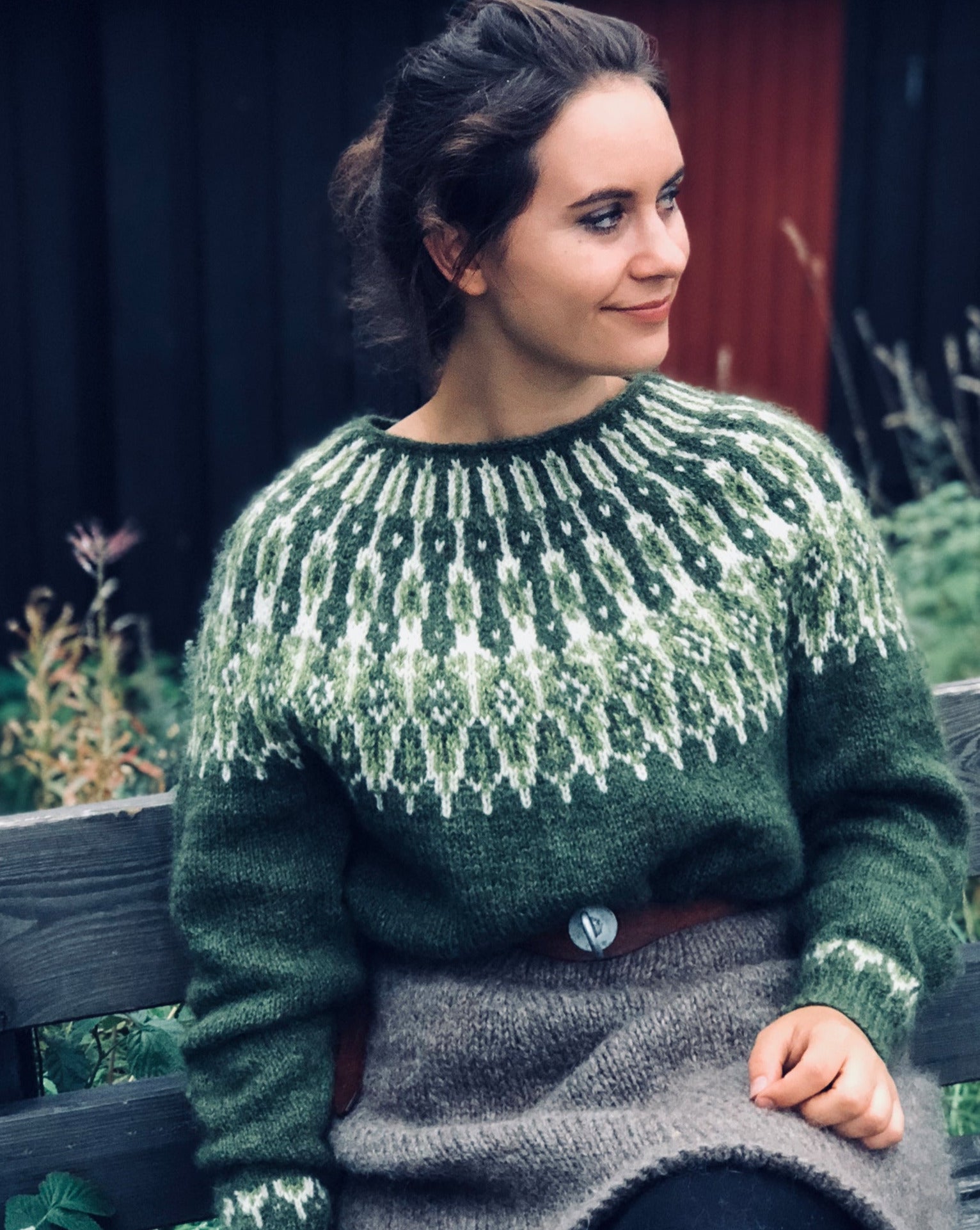 Tussellad sweater, olive green - Wilderness sweater 1 - Linka Neumann