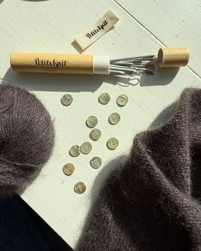 Knappar av Pärlemor 11,4 mm, 12 st - Petiteknit