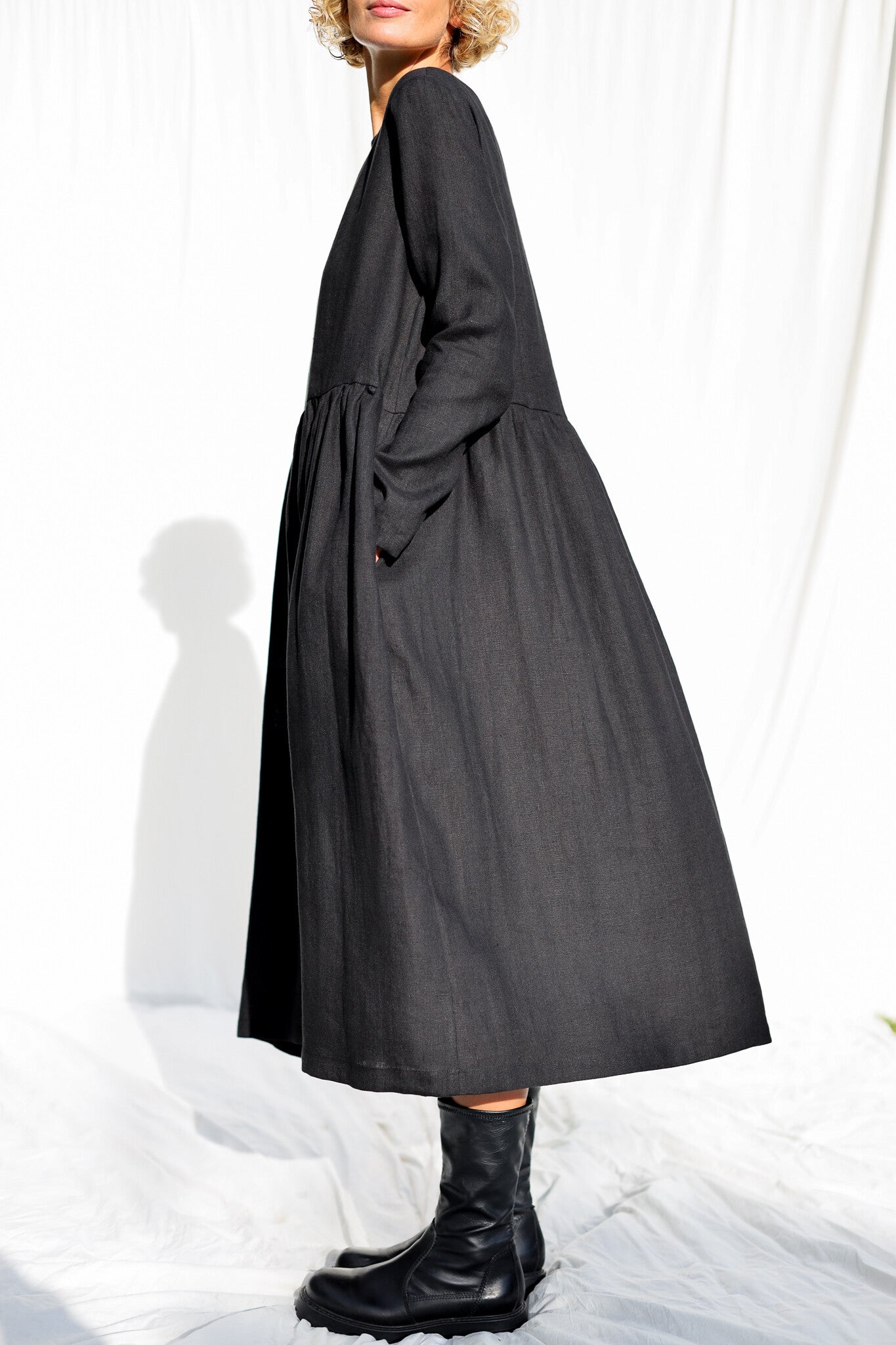 Milana / black linen dress