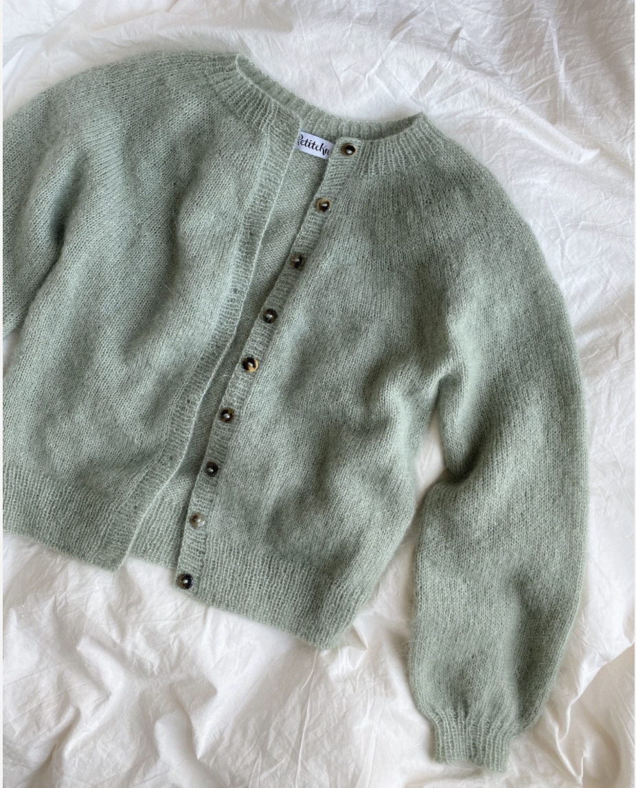 Novice Cardiganen – Mohair Edition- PetiteKnit